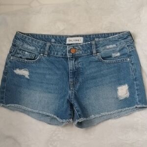Vintage NWOT, DL1961 Women's Distressed Blue Denim Shorts W/Raw Hemline, Size 26
